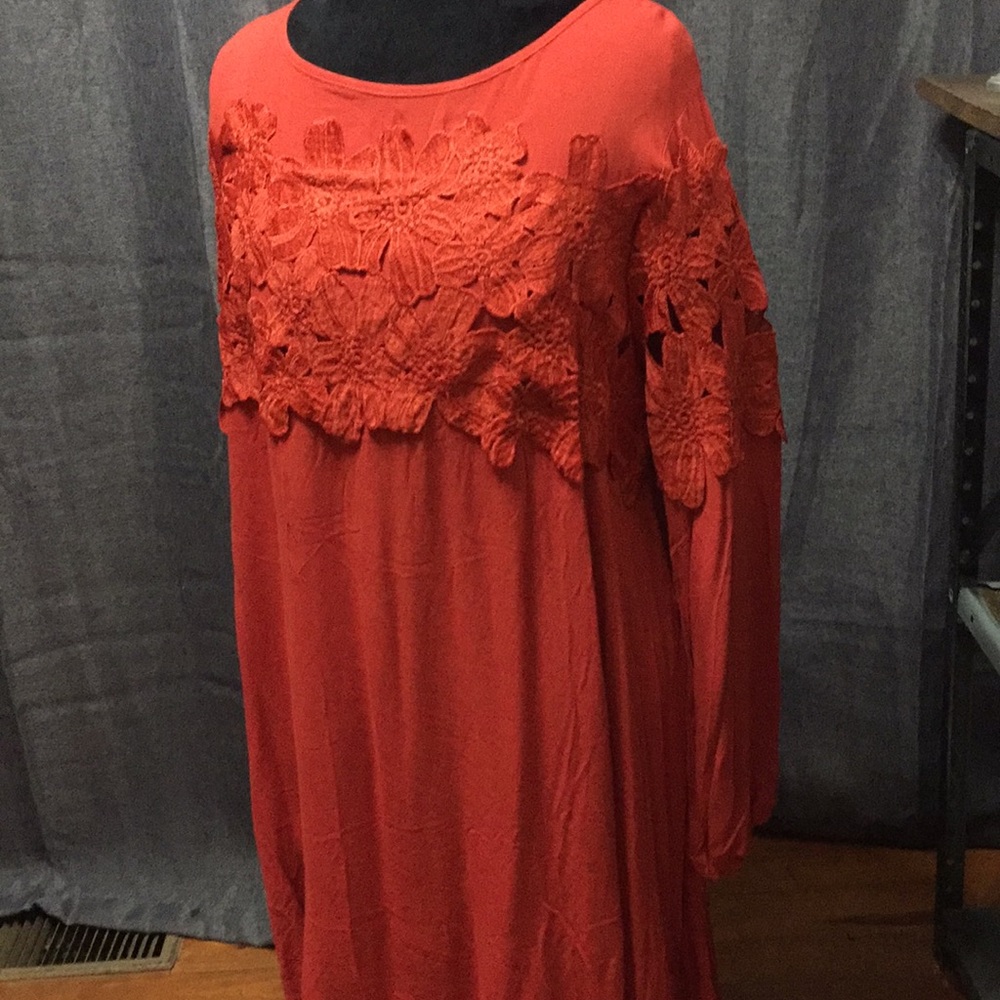 EUC Umgee Crochet/Lace detailed dress
